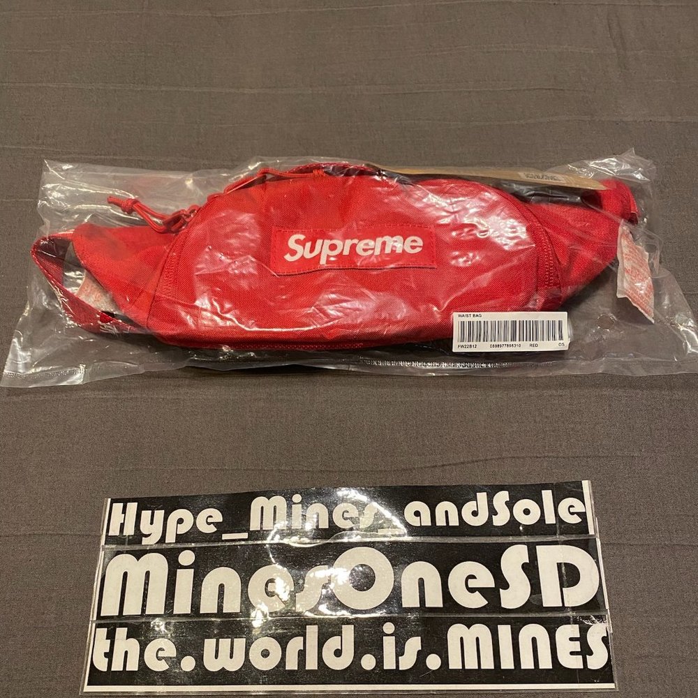 NWT Supreme Small Waist Bag (FW22) - Red